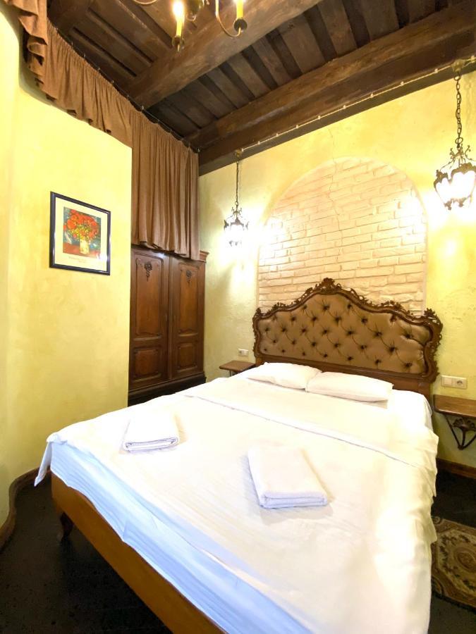 Квартира Подобово На Площі Ринок 39 Lviv Eksteriør billede